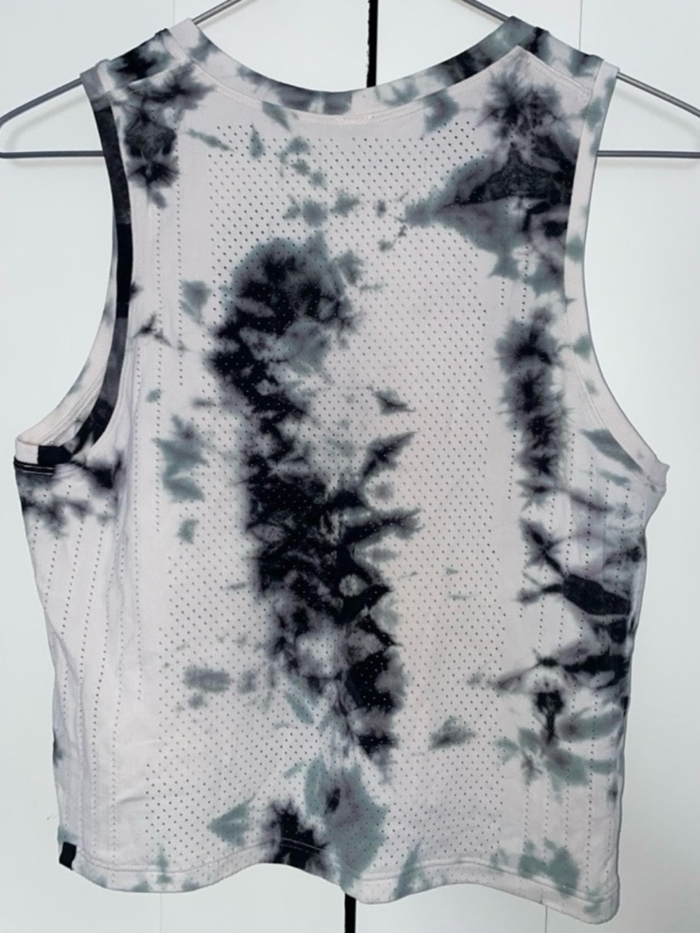 Lululemon Train to Be Tank Small Shibori Tie Dye - Picture 2 of 3
